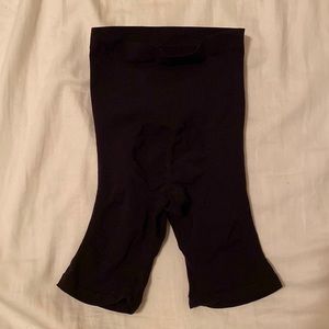 Skims maternity medium shorts